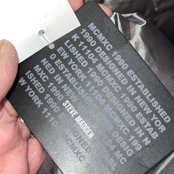 NEW- Steve Madden Plus Size, long puffer jacket / parka detachable hood. Size 3X - Picture 8 of 11